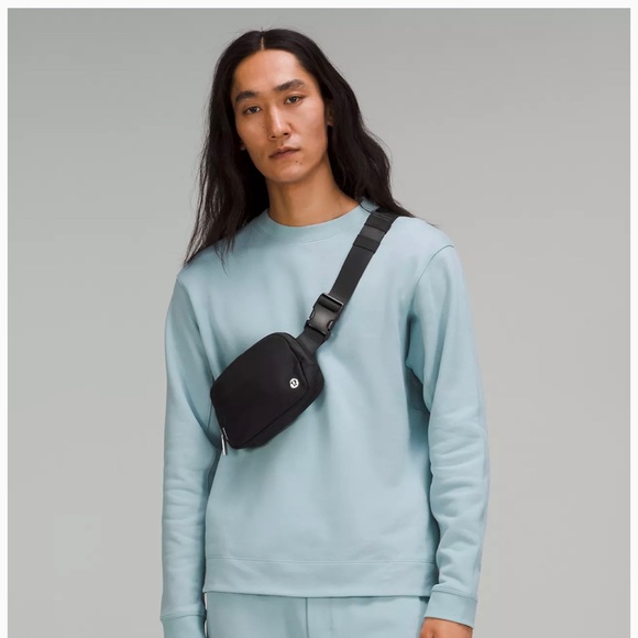 BRAND NEW W TAGS: everywhere belt bag 1L - Picture 1 of 5